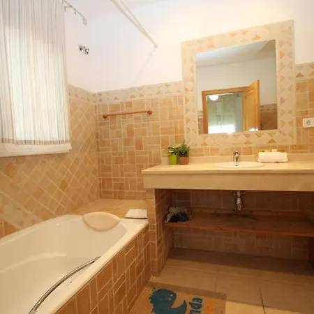 Arenda Rivera Villa *