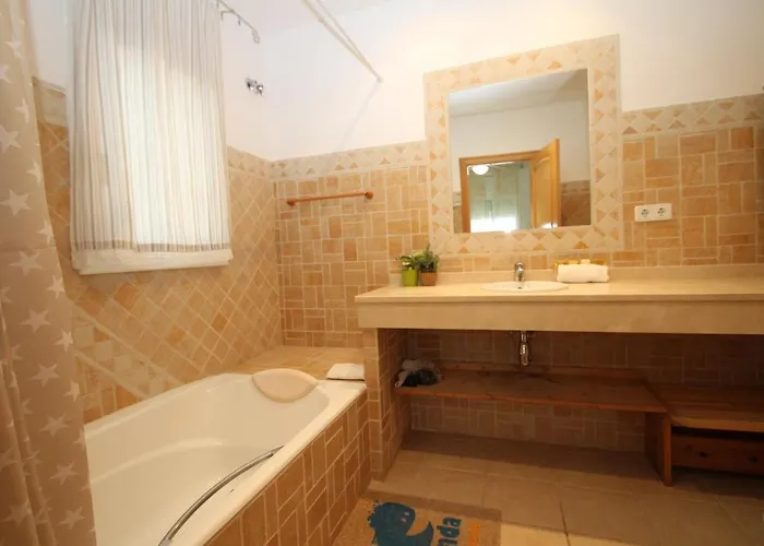 Arenda Rivera Villa *
